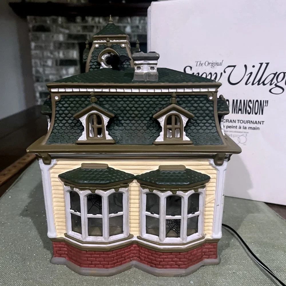 Department 56 Haunted Mansion Snow Village w/ Projection 54935 Halloween WORKS!!